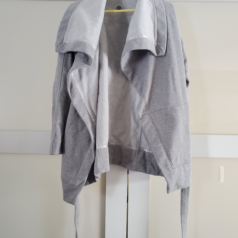 Lululemon Savasana jacket - Picture 4 of 4